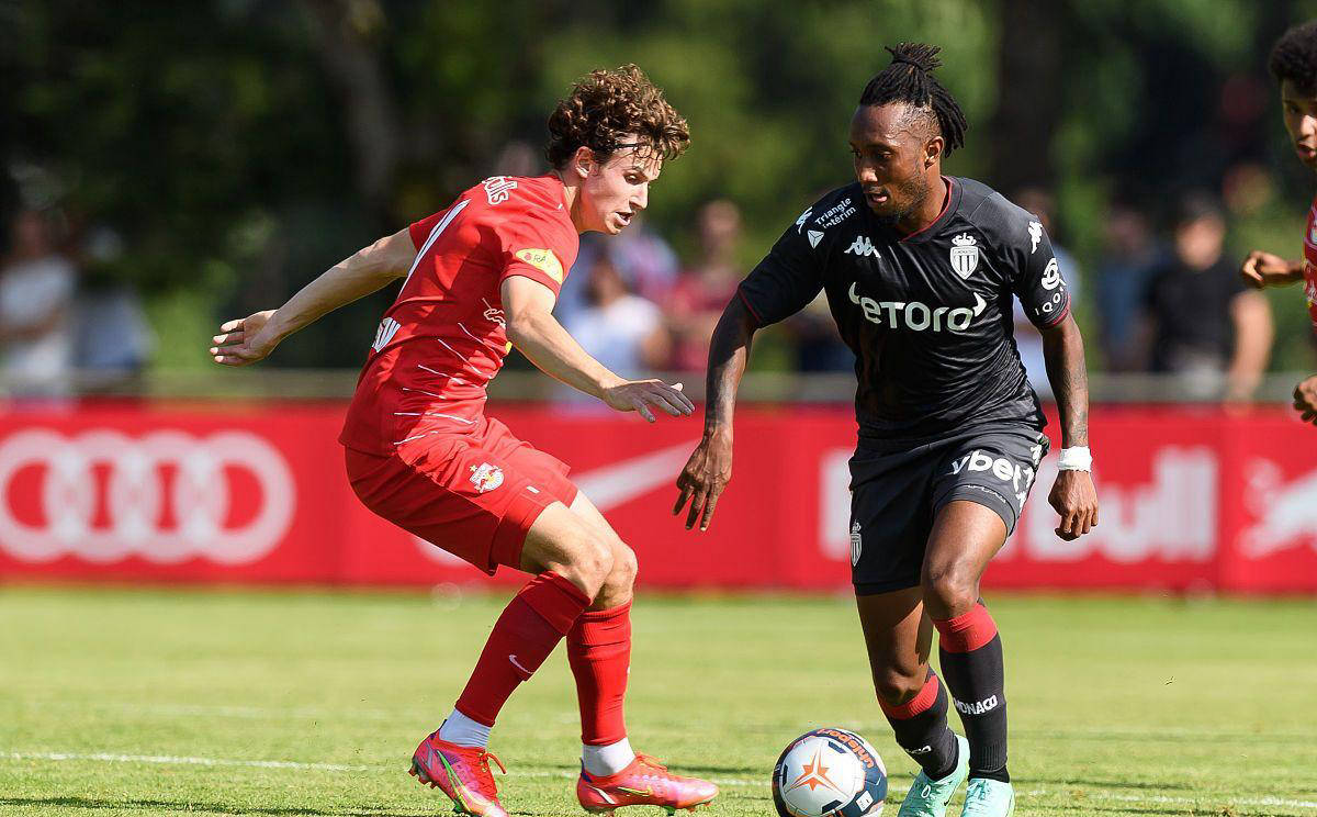 半岛体育app下载-摩纳哥队在法甲联赛中继续领跑