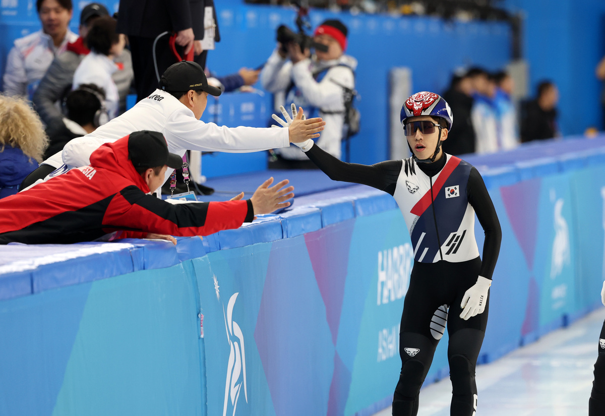 半岛体育app下载-包含韩国队员表现突出，带领球队赢得胜利的词条