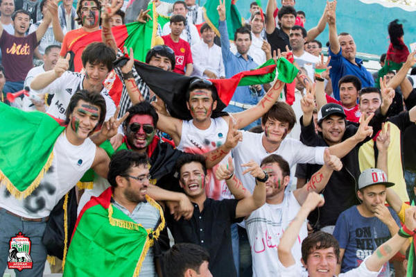 半岛体育登录入口-包含阿富汗足球俱乐部球员间发生激烈争执的词条